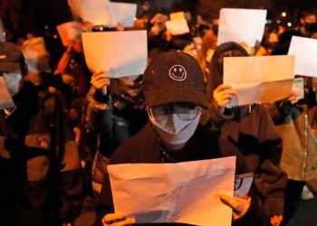 En la imagen se ven las protestas en China que provocaron la caida del precio del petroleo