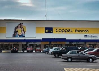 En la imagen se ve una sucursal como representación del organigrama de coppel