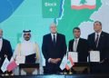 En la imagen se ven a los directores de qatarenergy totalenergies y nie junto al presidente del libano