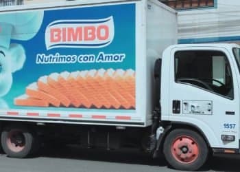 En la imagen se ve uno de los camiones de Bimbo para ejemplificar su organigrama