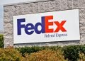 en la imagen se ve el logo de FedEx