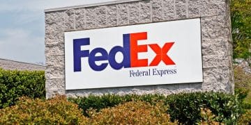 en la imagen se ve el logo de FedEx