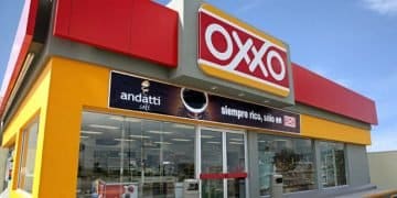 En la imagen se ve una tienda OXXO