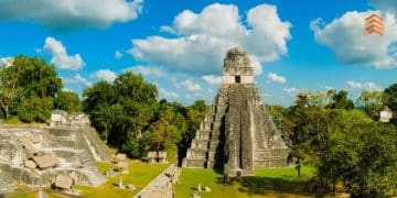 Vemos una imagen de un antiguo templo maya, en referencia a los nombres mayas para negocios.