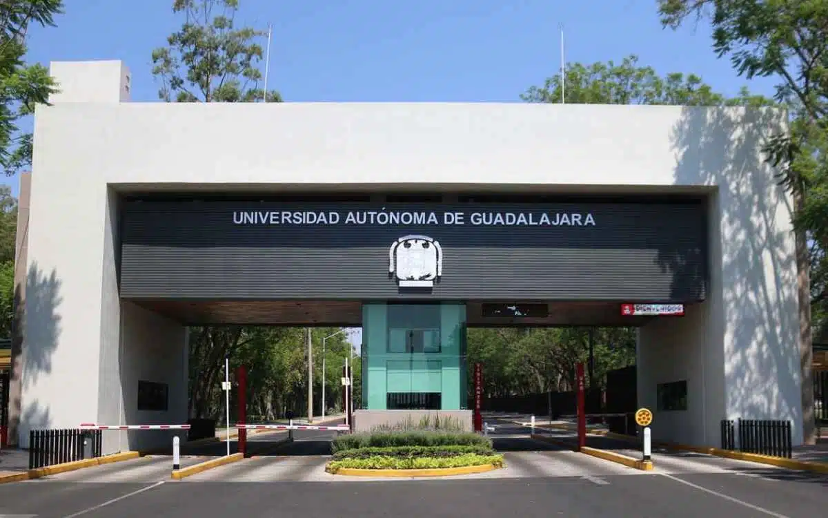 Imagen de la Universidad Autónoma de Guadalajara, donde se puede estudiar administración de empresas.
