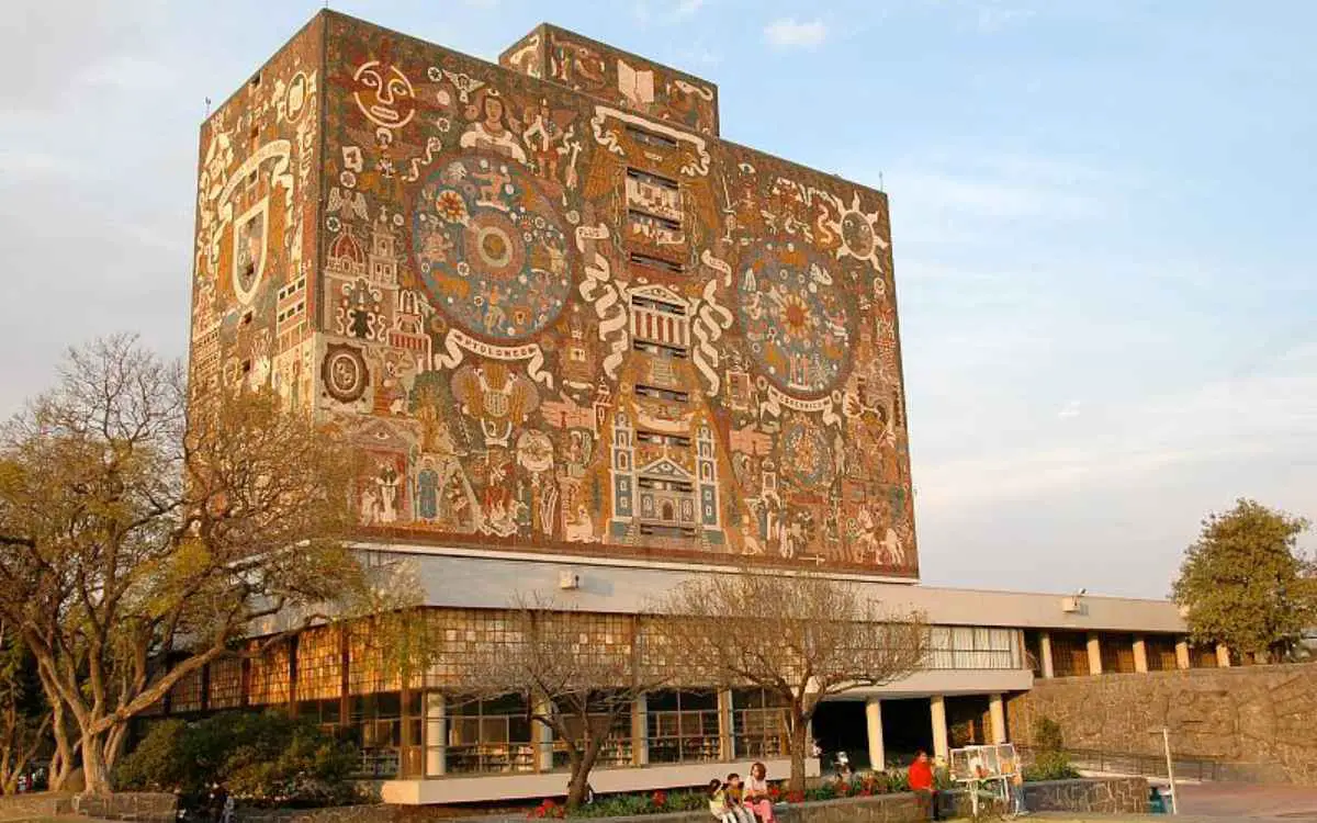 Imagen de la UNAM, donde se puede estudiar administración de empresas.