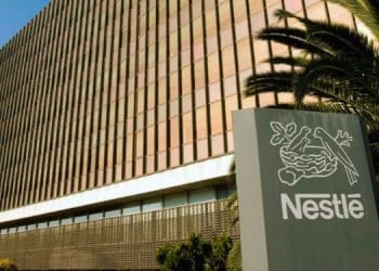 Vemos las instalaciones de la compañía Nestlé, en relación con el organigrama de Nestlé.