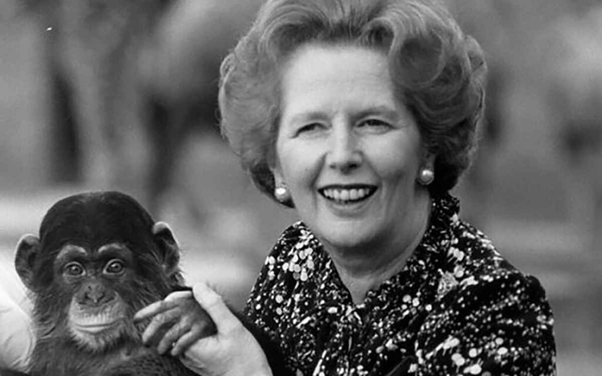 Fotografía de Margaret Thatcher, figura política del Reino Unido, en relación con sus frases motivadoras de mujeres emprendedoras.