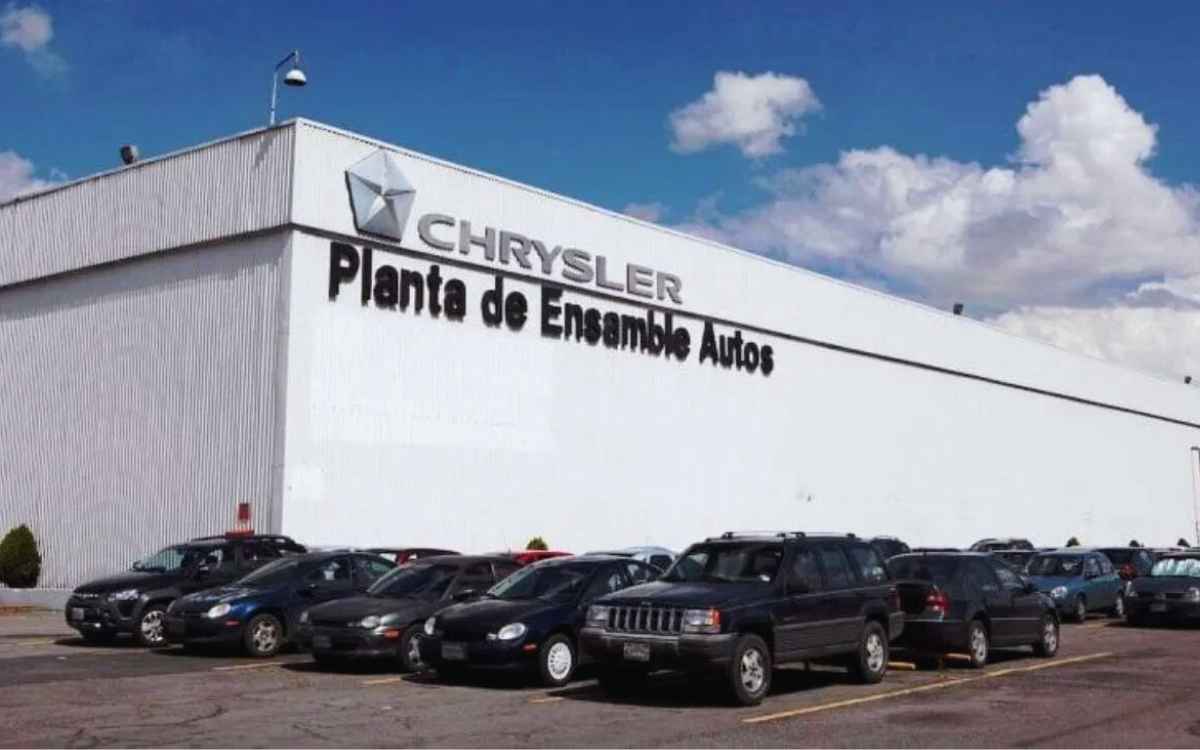 Vemos una de las plantas de Chrysler, una de las empresas mexicanas que exportan.